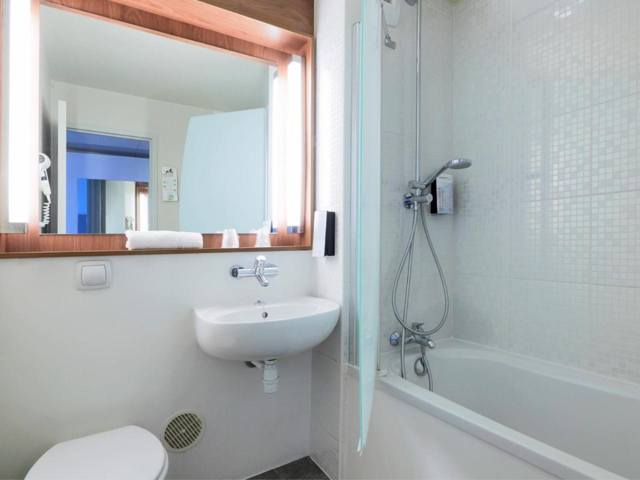 Campanile Bayonne Hotell Eksteriør bilde